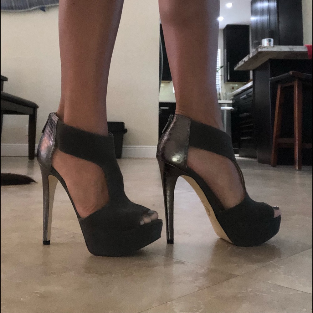 michael kors silver pumps with snakeskin zip backs